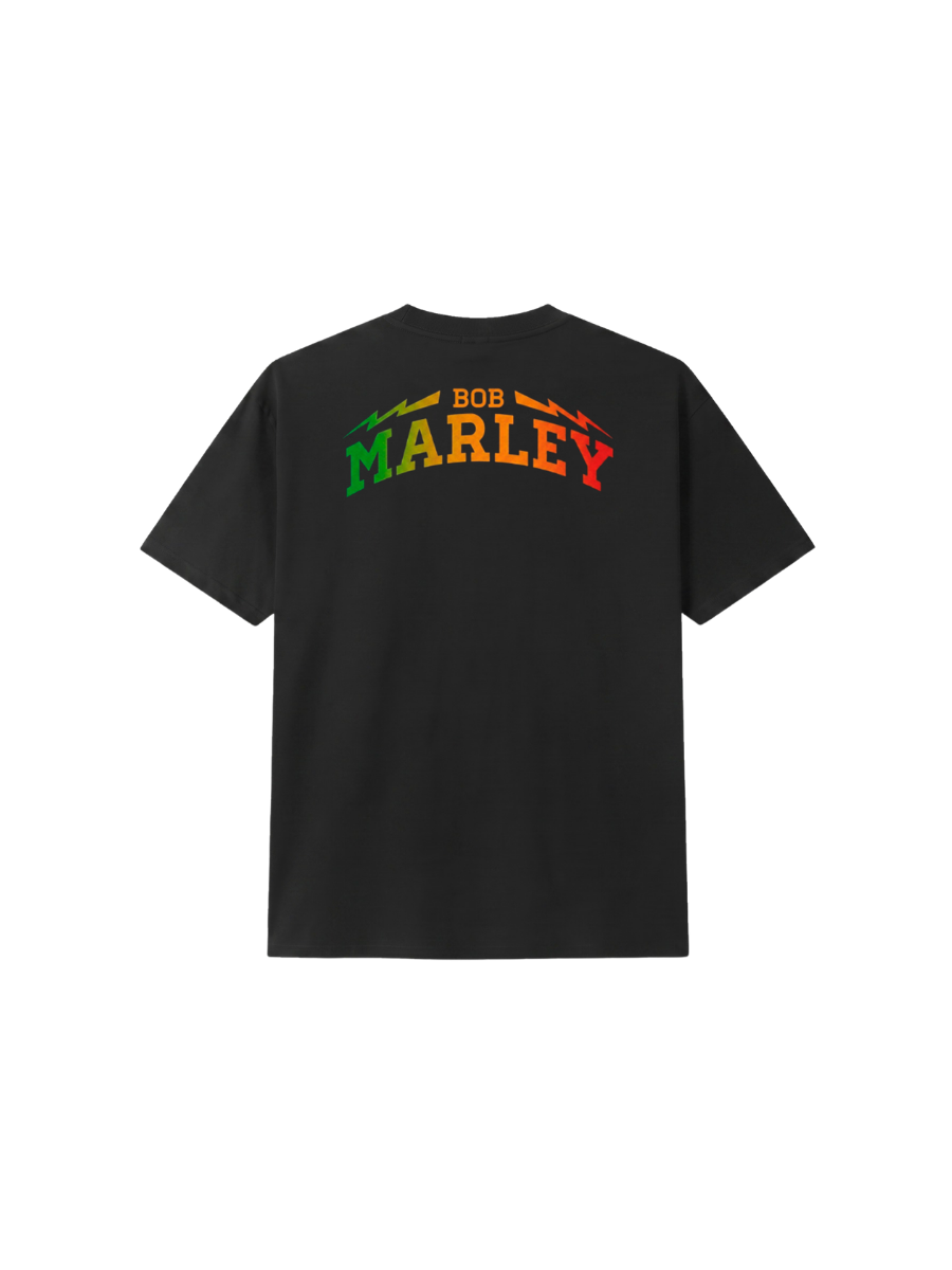 Camiseta manga curta Bob Marley Roots Rock Reggae preta, estampa nas costas com logo Bob Marley em degradê verde amarelo e vermelho